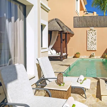 La Caleta Sleeps 6 Pool Air Con Wifi アデヘ